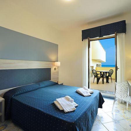 Hotel Delfino Laigueglia Exterior foto