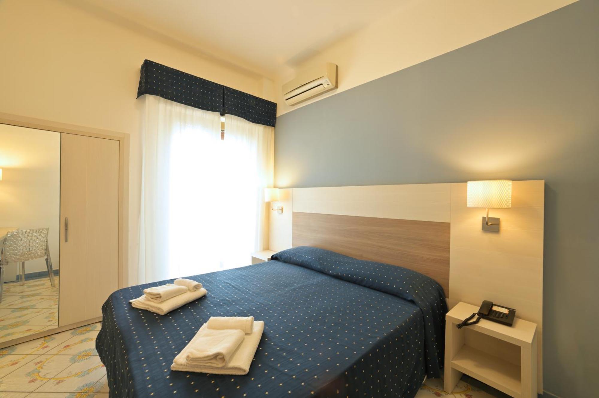 Hotel Delfino Laigueglia Exterior foto