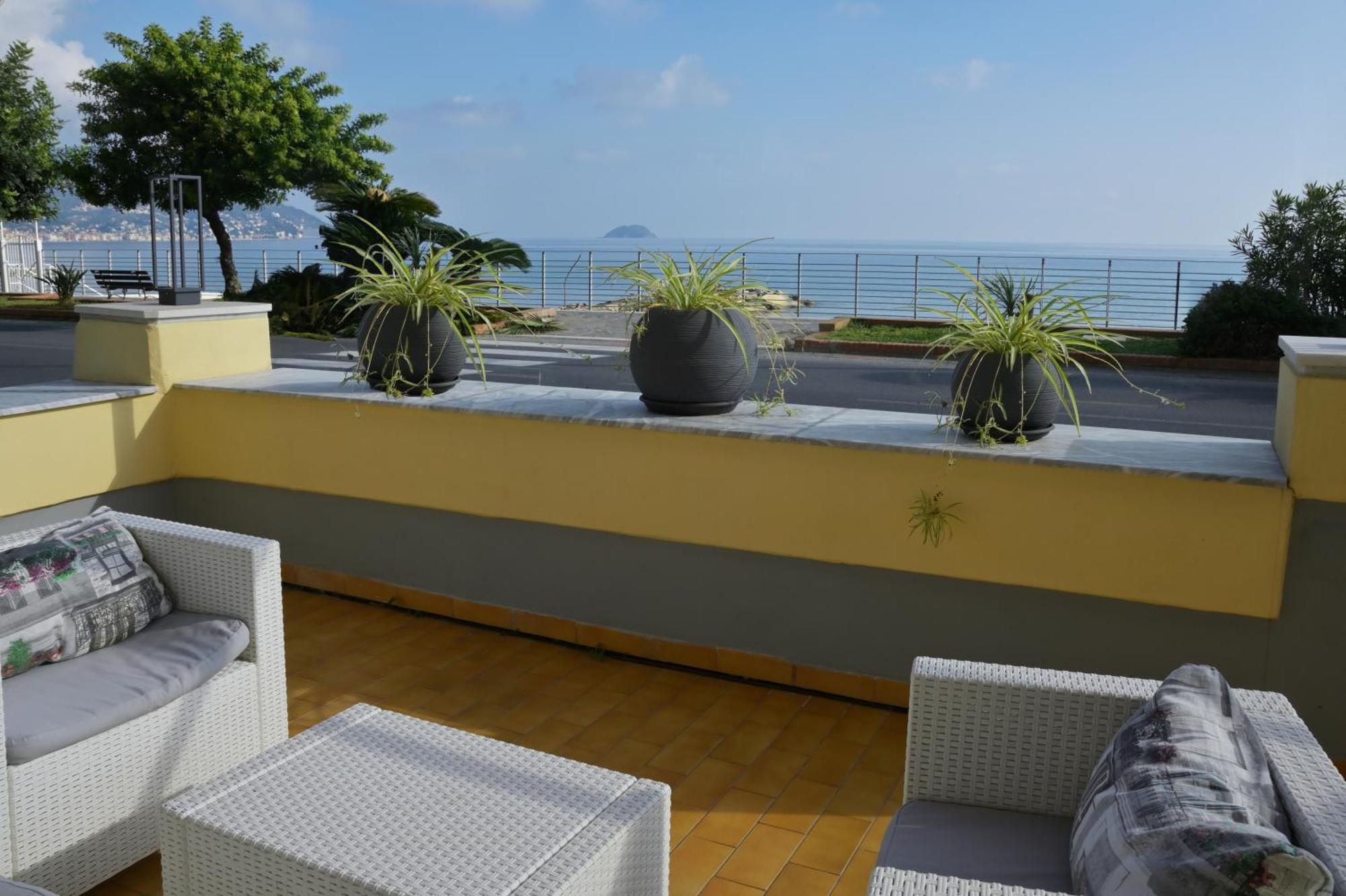 Hotel Delfino Laigueglia Exterior foto