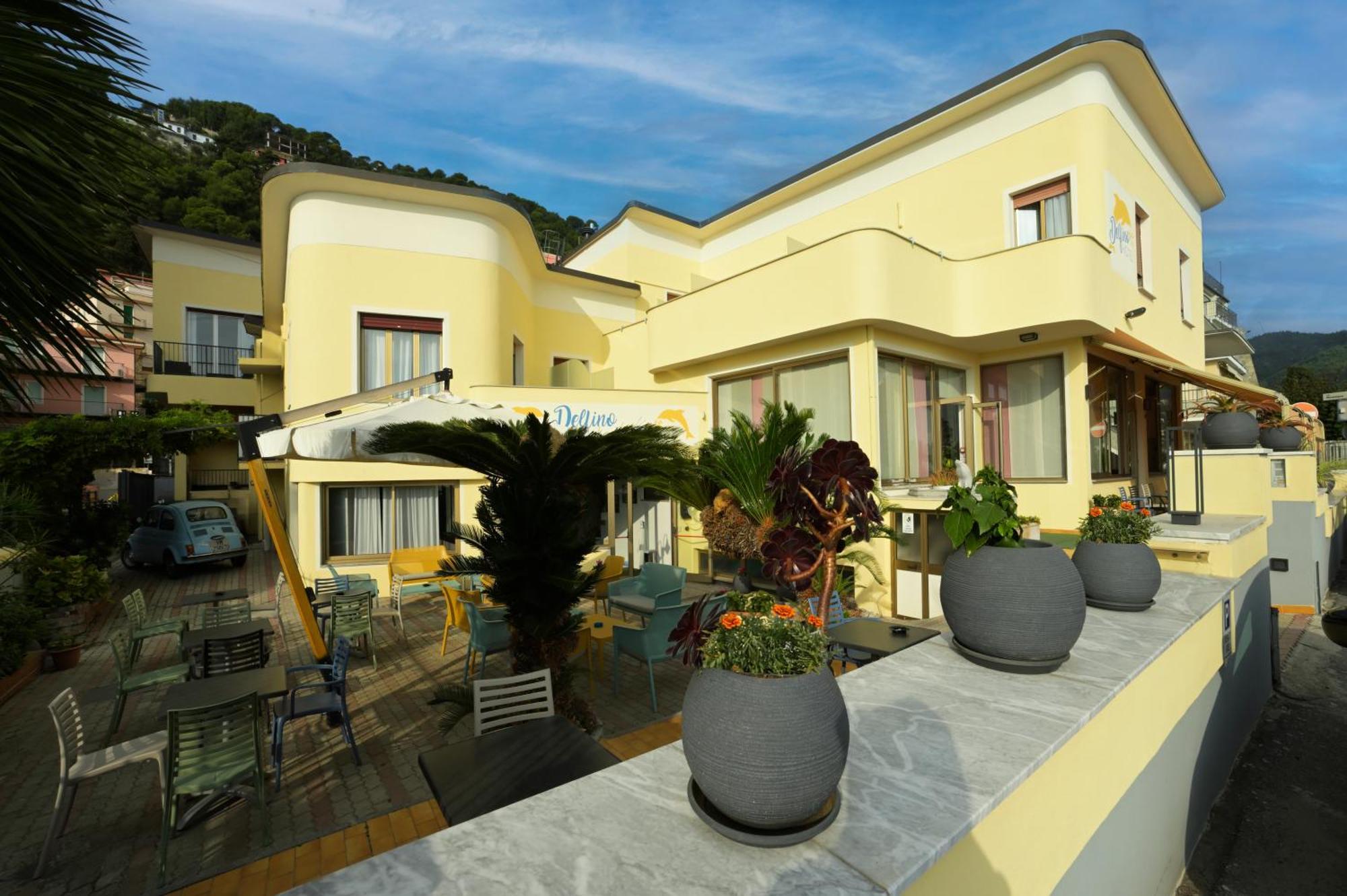 Hotel Delfino Laigueglia Exterior foto